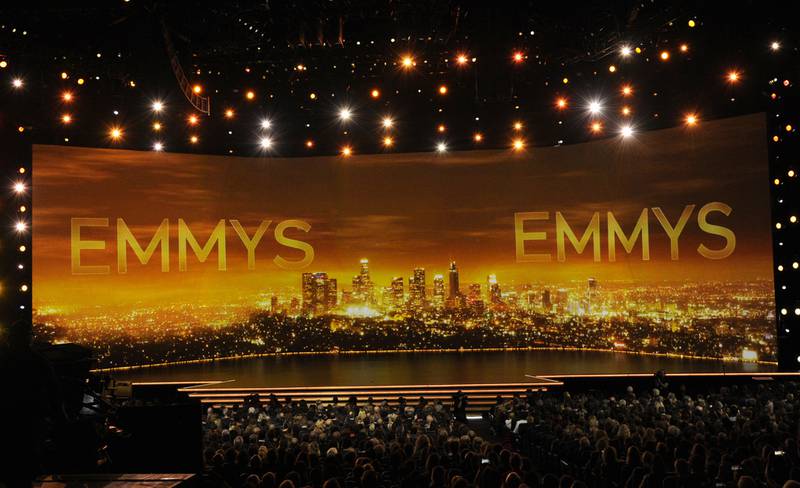 ARCHIVO - Una vista del escenario en la 71a entrega de los Premios Emmy en Los Ángeles el 22 de septiembre de 2019. La 75a edición de los Premios Emmy se pospuso debido a las  huelgas de actores y guionistas en Hollywood. (Foto Chris Pizzello/Invision/AP, archivo)
