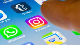 Senado de Florida aprueba proyecto de ley para prohibir las redes sociales en jóvenes menores de 16 años