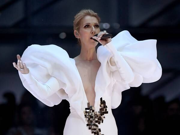 Celine Dion cancela su gira por una extraña enfermedad: todo lo que sabemos sobre el síndrome de “estatua humana”