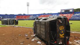 Indonesia destituye a jefe policial por tragedia en partido de futbol