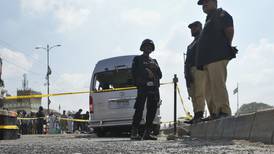 Cinco japoneses salen ilesos de un ataque suicida contra su vehículo en Pakistán
