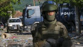 OTAN enviará 700 soldados más a Kosovo para sofocar protestas