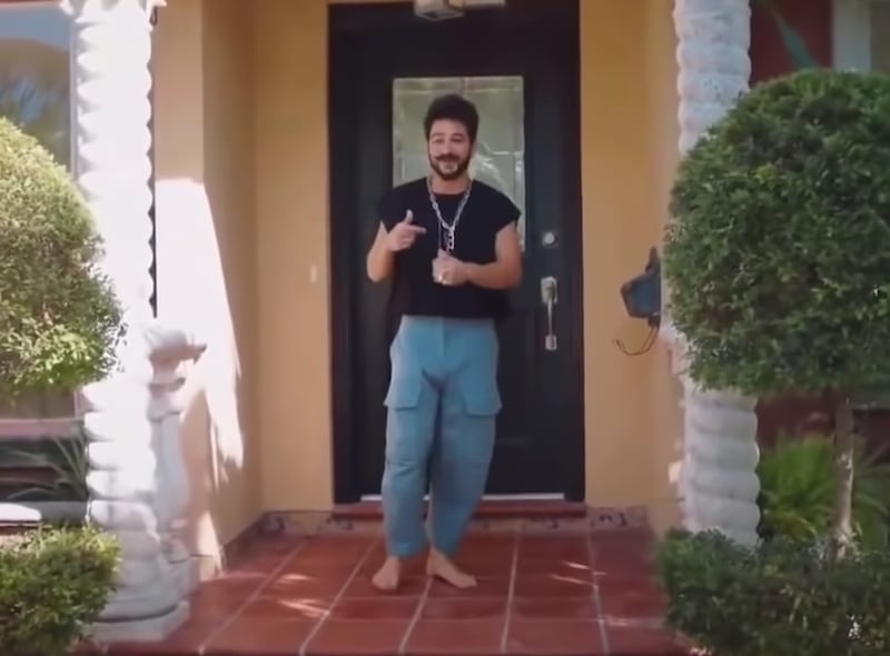 Camilo compartió el proceso de remodelación de su hogar en un video de Youtube